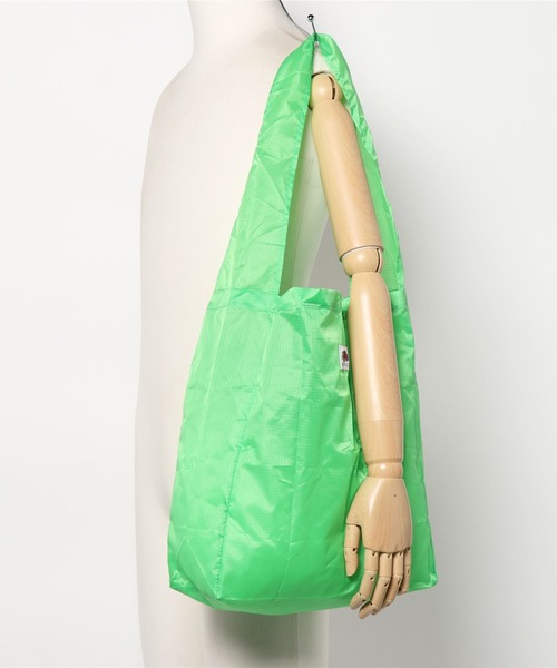 FRUIT OF THE LOOM(フルーツオブザルーム)の「【FRUIT OF THE LOOM】ROUND PACKABLE BAG/パッカブルバック(トートバッグ・メンズ・レッド/オレンジ/パープル/グリーン・FREE)」の5枚目の写真