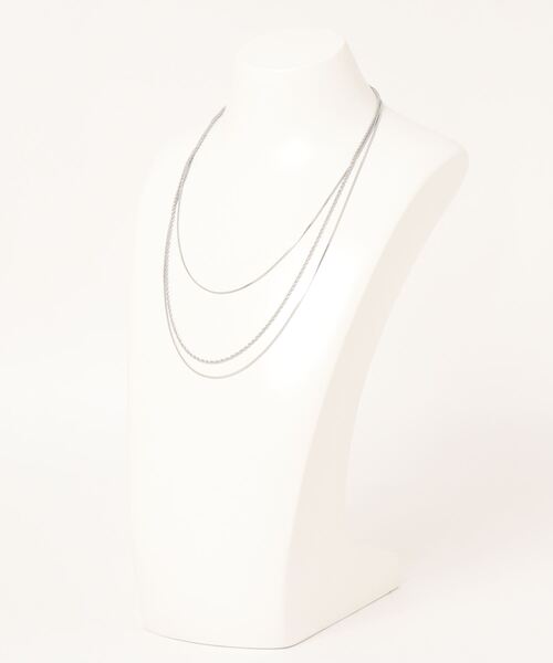 DONOBAN（ドノバン）の「3連チェーンネックレス（ネックレス・レディース・シルバー・F）」の2枚目の写真