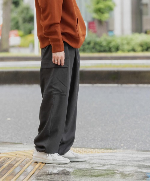 URBAN RESEARCH（アーバンリサーチ）の「『ユニセックス』#U URBAN RESEARCH　ポリサージ カーゴパンツ（その他パンツ・メンズ・カーキ/チャコールグレー/ブラック・2/3）」の8枚目の写真