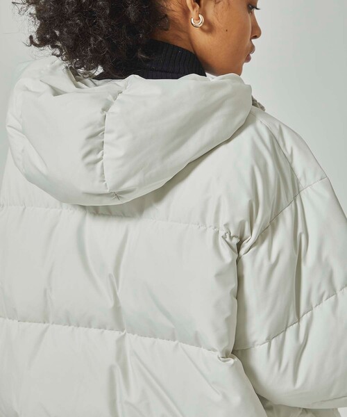 CITY TOKYO（シティトウキョウ）の「700フィルパワーオーバーサイズダウンコート（ダウンジャケット/コート・レディース・オフホワイト/ベージュ/ブラック・2/1）」の18枚目の写真