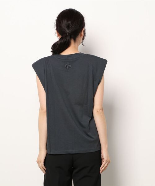 MADEMOISELLE ROPE'(マドモアゼル ロペ)の「【JUST FEMALE】パッドノースリーブカットソー(Tシャツ/カットソー・レディース・カーキ/ホワイト・FREE)」の5枚目の写真