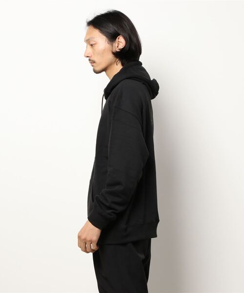 COLONY 2139(コロニートゥーワンスリーナイン)の「LIFEコラボ裏毛パーカー※ユニセックス対応(パーカー・メンズ・ホワイト/ブラック・MEDIUM/LARGE)」の5枚目の写真