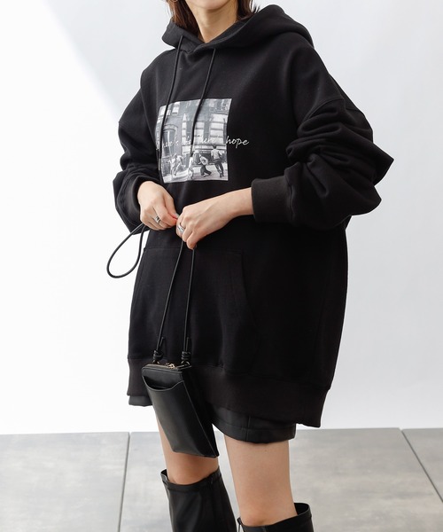 COLONY 2139(コロニートゥーワンスリーナイン)の「LIFEコラボ裏毛パーカー※ユニセックス対応(パーカー・メンズ・ホワイト/ブラック・MEDIUM/LARGE)」の2枚目の写真