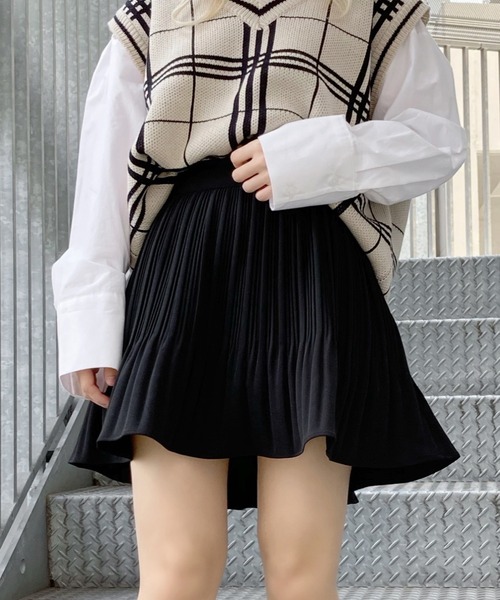 Figments(フィグメンツ)の「クリスタルプリーツフレアミニスカート(スカート・レディース・グリーン/ブラック・FREE)」の12枚目の写真