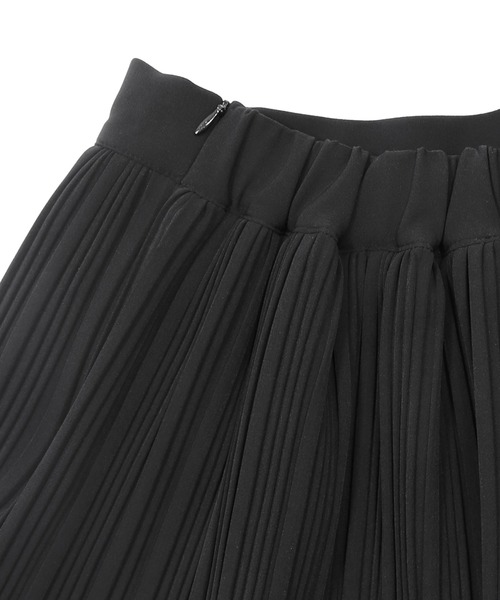 Figments(フィグメンツ)の「クリスタルプリーツフレアミニスカート(スカート・レディース・グリーン/ブラック・FREE)」の9枚目の写真