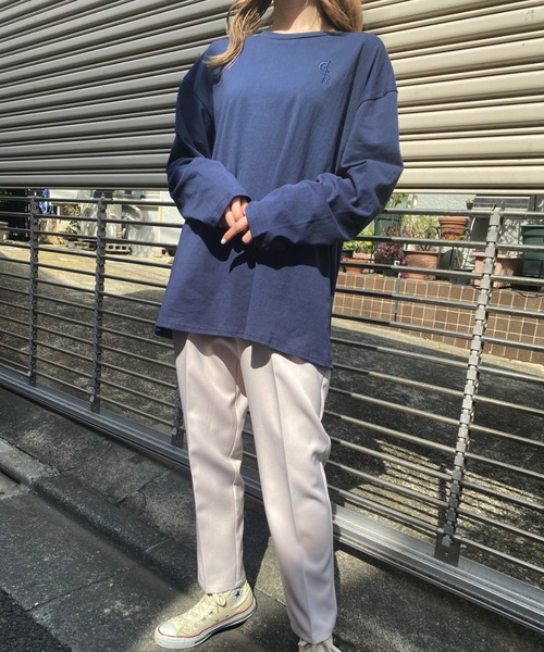 Romansual(ロマンシュアル)の「Romansual/同色ロゴ刺繍ロンT(Tシャツ/カットソー・レディース・ブラック/ネイビー/ベージュ・LARGE/MEDIUM)」の17枚目の写真