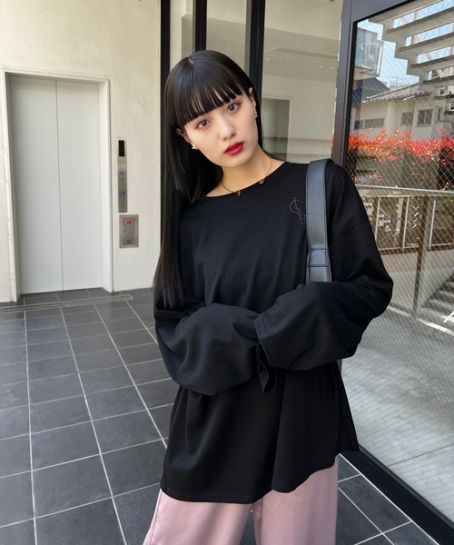 Romansual(ロマンシュアル)の「Romansual/同色ロゴ刺繍ロンT(Tシャツ/カットソー・レディース・ブラック/ネイビー/ベージュ・LARGE/MEDIUM)」の16枚目の写真