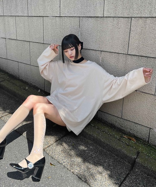 Romansual(ロマンシュアル)の「Romansual/同色ロゴ刺繍ロンT(Tシャツ/カットソー・レディース・ブラック/ネイビー/ベージュ・LARGE/MEDIUM)」の22枚目の写真