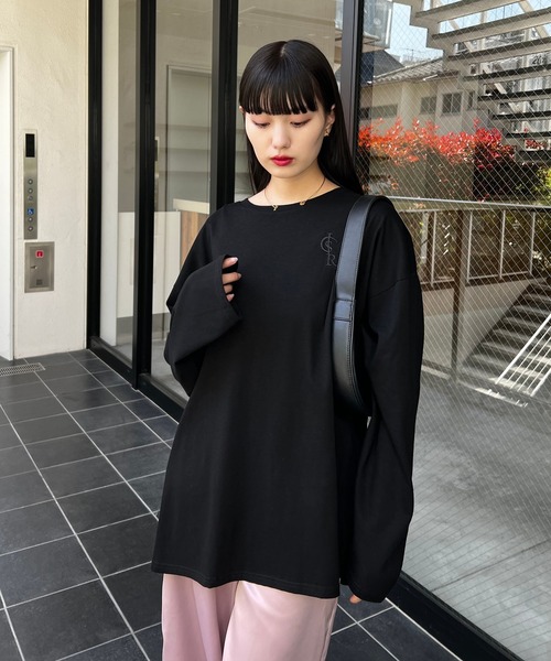 Romansual(ロマンシュアル)の「Romansual/同色ロゴ刺繍ロンT(Tシャツ/カットソー・レディース・ブラック/ネイビー/ベージュ・LARGE/MEDIUM)」の15枚目の写真