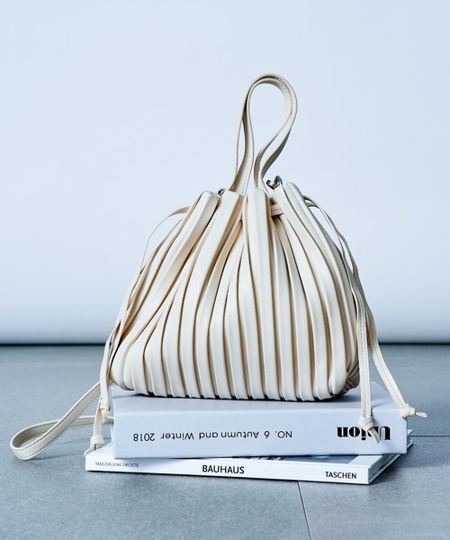 SETUP7(セットアップセブン)の「【SETUP7】プリーツエレガントショルダートート KNF(ショルダーバッグ・レディース・ブラウン/ホワイト/ブラック/ダークブラウン・FREE)」の2枚目の写真