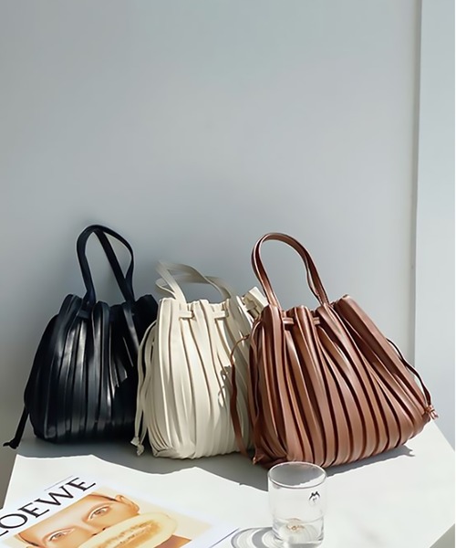 SETUP7(セットアップセブン)の「【SETUP7】プリーツエレガントショルダートート KNF(ショルダーバッグ・レディース・ブラウン/ホワイト/ブラック/ダークブラウン・FREE)」の22枚目の写真