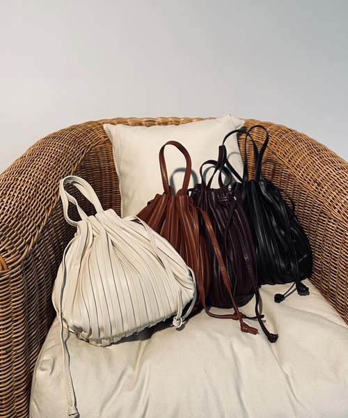 SETUP7(セットアップセブン)の「【SETUP7】プリーツエレガントショルダートート KNF(ショルダーバッグ・レディース・ブラウン/ホワイト/ブラック/ダークブラウン・FREE)」の11枚目の写真