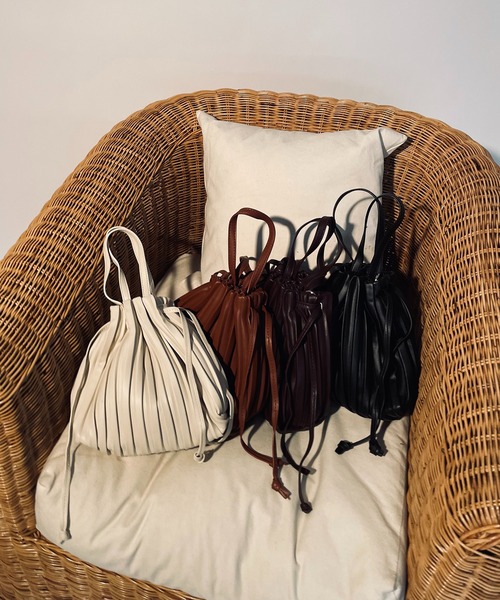 SETUP7(セットアップセブン)の「【SETUP7】プリーツエレガントショルダートート KNF(ショルダーバッグ・レディース・ブラウン/ホワイト/ブラック/ダークブラウン・FREE)」の12枚目の写真