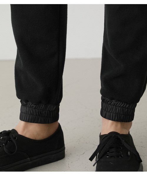 AZUL by moussy（アズールバイマウジー）の「FLEECE LINE PANTS/フリースラインパンツ（その他パンツ・メンズ・ブラック/ホワイト系その他・MEDIUM/LARGE）」の18枚目の写真