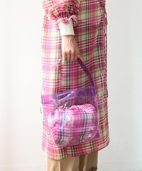 BEAMS BOY（ビームスボーイ）の「BEAMS BOY / カラー クリア バッグ（トートバッグ・レディース・パープル/ブルー・ONE SIZE）」の9枚目の写真