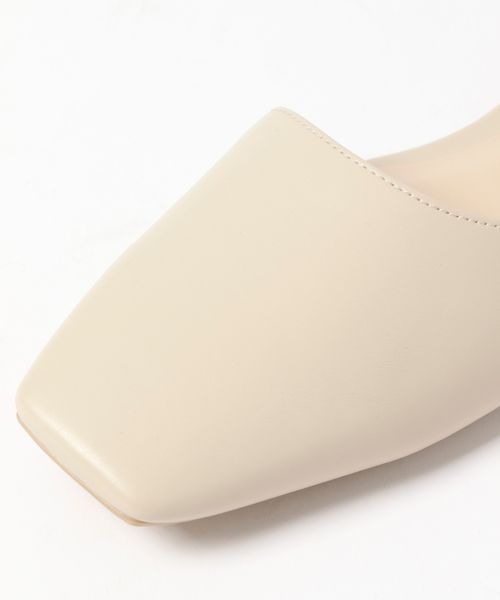 LOWRYS FARM（ローリーズファーム）の「アシメカットフラットシューズ　260861（バレエシューズ・レディース・ブラック/ブルー/アイボリー・MEDIUM/LARGE）」の12枚目の写真