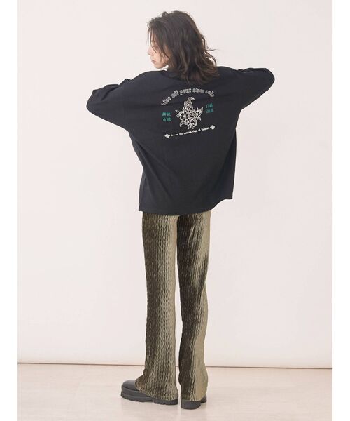 EVRIS（エヴリス）の「CHINA MOTIF ロンTEE（Tシャツ/カットソー・レディース・ホワイト/ブラック・FREE）」の16枚目の写真