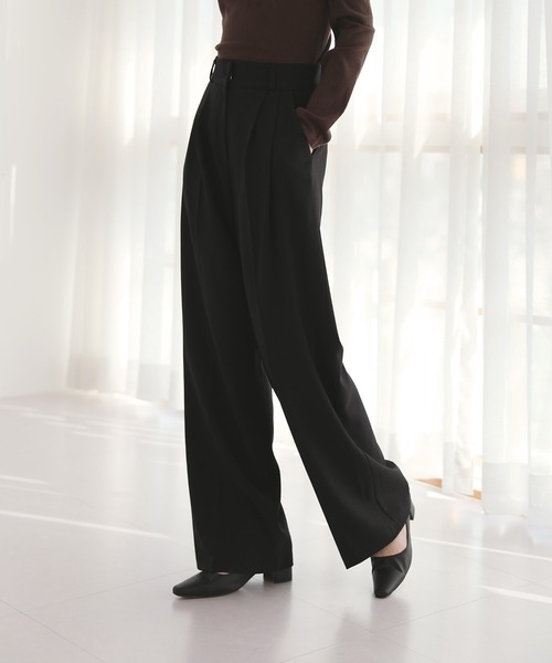 by muni:r（バイ ムニール）の「ソフトピンタックワイドスラックス（スラックス・レディース・ブラック/ベージュ/イエロー/ダークグレー/グレイッシュベージュ・FREE）」の9枚目の写真