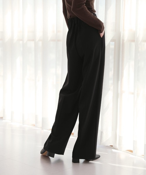 by muni:r（バイ ムニール）の「ソフトピンタックワイドスラックス（スラックス・レディース・ブラック/ベージュ/イエロー/ダークグレー/グレイッシュベージュ・FREE）」の11枚目の写真