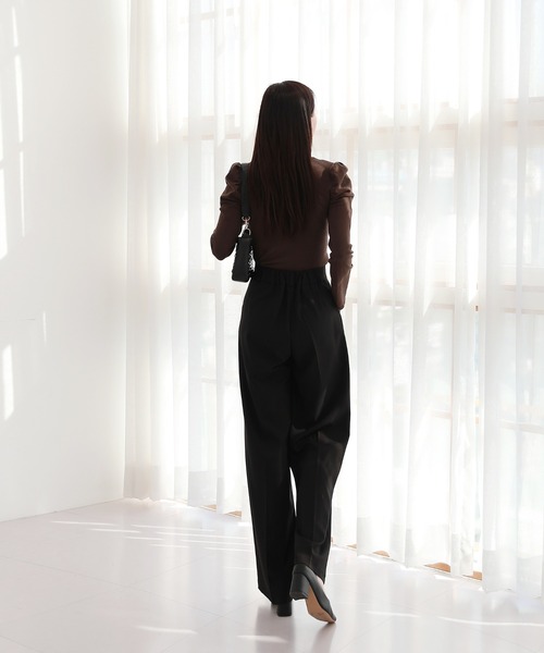 by muni:r（バイ ムニール）の「ソフトピンタックワイドスラックス（スラックス・レディース・ブラック/ベージュ/イエロー/ダークグレー/グレイッシュベージュ・FREE）」の12枚目の写真