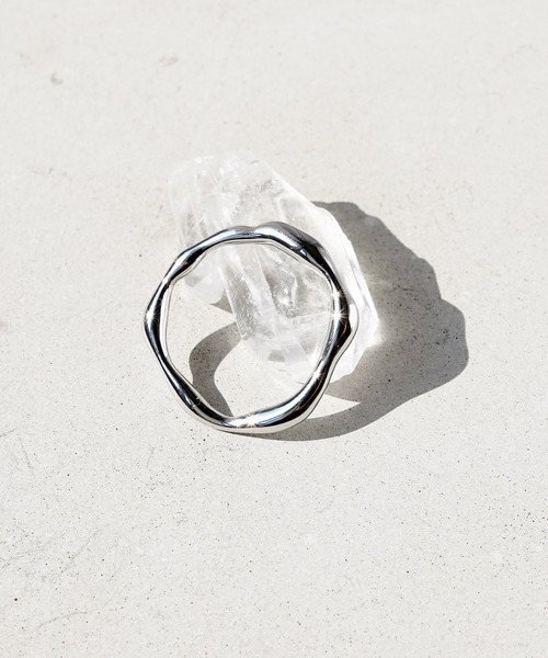 SIGNAL(シグナル)の「【SIGNAL/シグナル】Wave Ring / ウェーブリング(リング・レディース・シルバー/ゴールド・#11)」の1枚目の写真