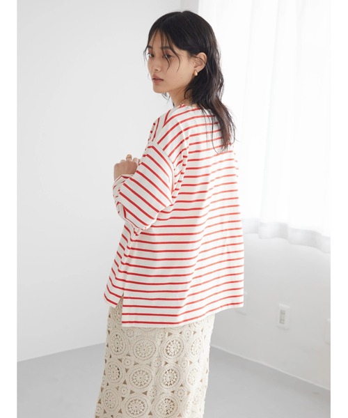 AMERICAN HOLIC(アメリカンホリック)の「前後差ボーダーカットプルオーバー(Tシャツ/カットソー・レディース・ネイビー/レッド/オフホワイト/ブルー・M/L)」の7枚目の写真