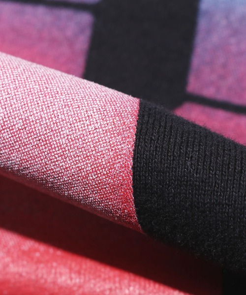 BE@RBRICK（ベアブリック）の「Emotionally Unavailable×BE@RBRICK/エモーショナリー アンアベイラブル×ベアブリック EU_BEAR_GRA_CREW_001/CREWNECK/BLACK クルーネックスウェット（スウェット・メンズ・ブラック・M/L/XL）」の2枚目の写真