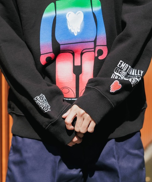 BE@RBRICK（ベアブリック）の「Emotionally Unavailable×BE@RBRICK/エモーショナリー アンアベイラブル×ベアブリック EU_BEAR_GRA_CREW_001/CREWNECK/BLACK クルーネックスウェット（スウェット・メンズ・ブラック・M/L/XL）」の14枚目の写真