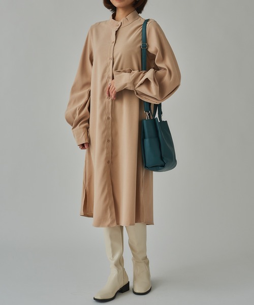 SETUP7（セットアップセブン）の「【SETUP7】シルクタッチスタンドカラーロングシャツ KNF（シャツ/ブラウス・レディース・ホワイト/ベージュ/ブルー・4/5）」の8枚目の写真