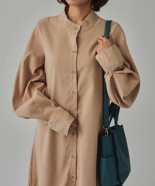 SETUP7（セットアップセブン）の「【SETUP7】シルクタッチスタンドカラーロングシャツ KNF（シャツ/ブラウス・レディース・ホワイト/ベージュ/ブルー・4/5）」の6枚目の写真