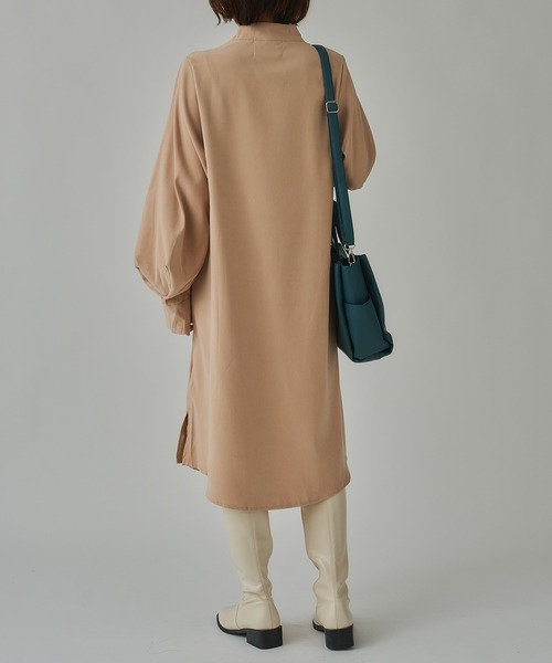 SETUP7（セットアップセブン）の「【SETUP7】シルクタッチスタンドカラーロングシャツ KNF（シャツ/ブラウス・レディース・ホワイト/ベージュ/ブルー・4/5）」の10枚目の写真