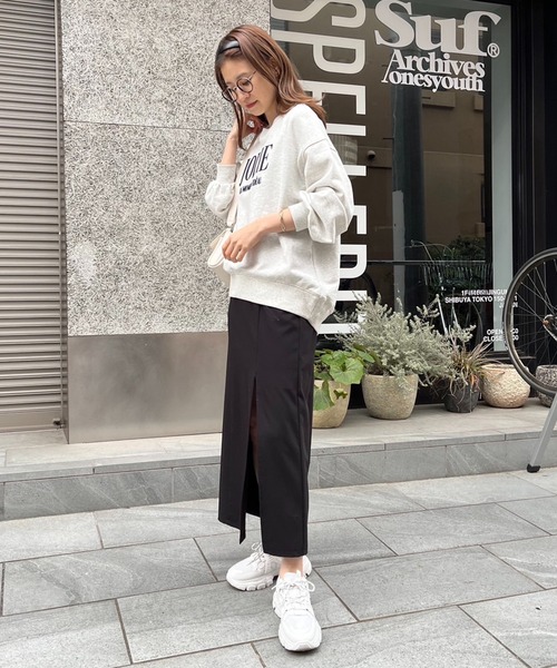 credona2024AWポップアップ限定スウェット ANAP（アナップ）の「刺繍クロップド裏起毛スウェットトレーナー