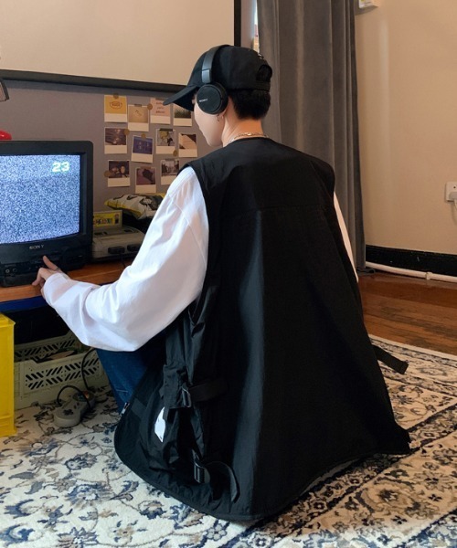 ARULE（アルール）の「A'GEM/9 × .kom『ARULE/アルール』Multi Pocket  Vest/マルチポケット ベスト（ベスト・メンズ・ブラック・M/L）」の3枚目の写真