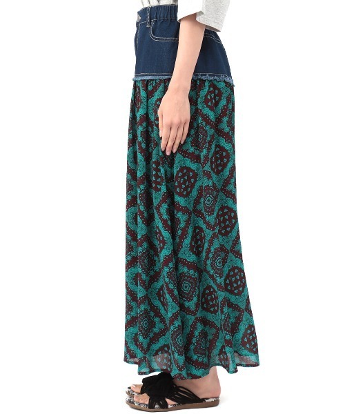 チチカカ(チチカカ)の「リメイクデニムプリントギャザーパンツ(デニムパンツ・レディース・ブラック/ブルー/ボルドー・FREE)」の11枚目の写真