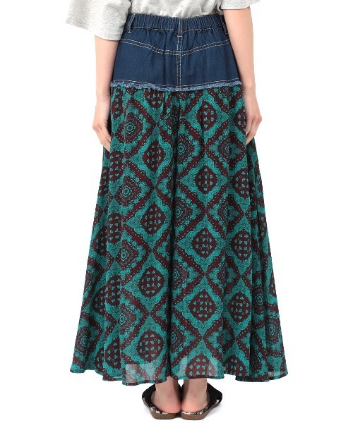 チチカカ(チチカカ)の「リメイクデニムプリントギャザーパンツ(デニムパンツ・レディース・ブラック/ブルー/ボルドー・FREE)」の12枚目の写真