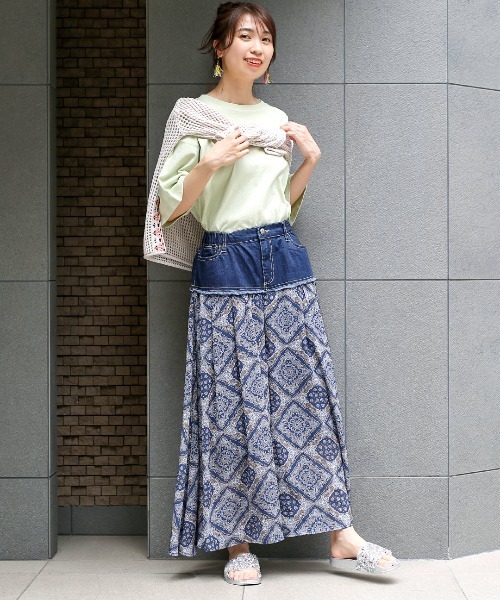 チチカカ(チチカカ)の「リメイクデニムプリントギャザーパンツ(デニムパンツ・レディース・ブラック/ブルー/ボルドー・FREE)」の5枚目の写真