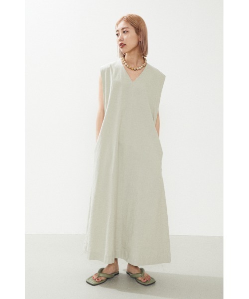 BLACK BY MOUSSY（ブラックバイマウジー）の「no sleeve V neck one-piece（ノースリーブVネックワンピース）（ワンピース・レディース・ブラック/キャメル/ライトカーキ・1/2）」の3枚目の写真