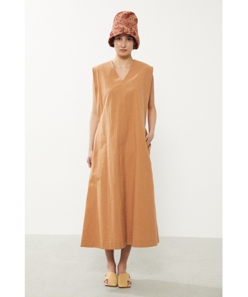 BLACK BY MOUSSY（ブラックバイマウジー）の「no sleeve V neck one-piece（ノースリーブVネックワンピース）（ワンピース・レディース・ブラック/キャメル/ライトカーキ・1/2）」の18枚目の写真