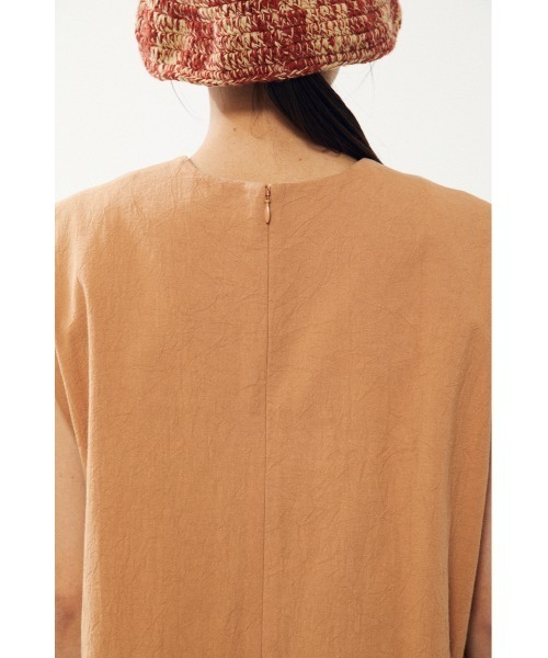 BLACK BY MOUSSY（ブラックバイマウジー）の「no sleeve V neck one-piece（ノースリーブVネックワンピース）（ワンピース・レディース・ブラック/キャメル/ライトカーキ・1/2）」の22枚目の写真