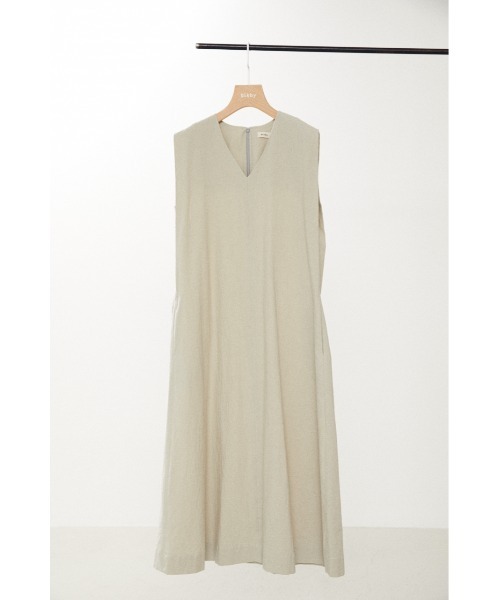 BLACK BY MOUSSY（ブラックバイマウジー）の「no sleeve V neck one-piece（ノースリーブVネックワンピース）（ワンピース・レディース・ブラック/キャメル/ライトカーキ・1/2）」の16枚目の写真