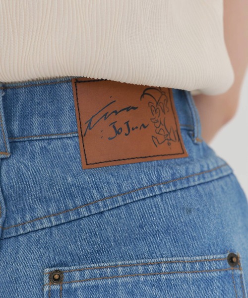 TINA:JOJUN(ティーナジョジュン)の「裾折り返し デニムショートパンツ TINA:JOJUN(デニムパンツ・レディース・ライトブルー/インディゴブルー・S/M)」の12枚目の写真