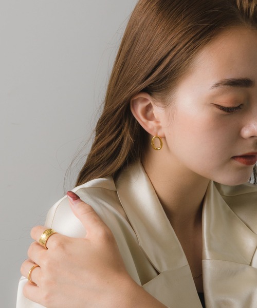 muku(ムク)の「金属アレルギー対応 変形ボリュームリング/サージカルステンレス/316L(リング・レディース・シルバー/ゴールド・9/11/13/15 )」の5枚目の写真