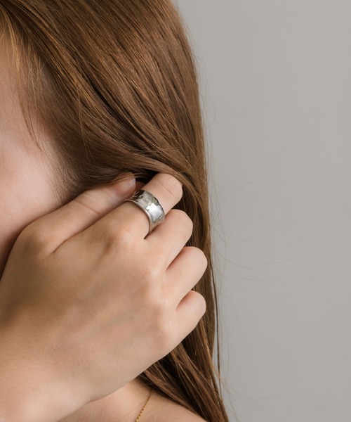 muku(ムク)の「金属アレルギー対応 変形ボリュームリング/サージカルステンレス/316L(リング・レディース・シルバー/ゴールド・9/11/13/15 )」の10枚目の写真