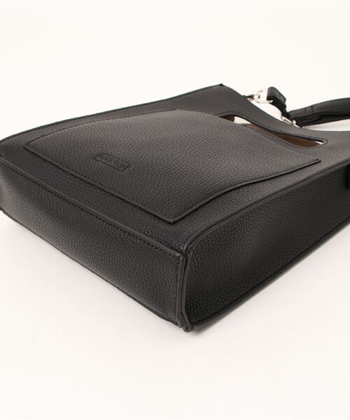 RATTLE TRAP(ラトルトラップ)の「シンセティックレザースクエアショルダーバッグ(ショルダーバッグ・メンズ・ブラック/ブラック系その他・FREE)」の4枚目の写真