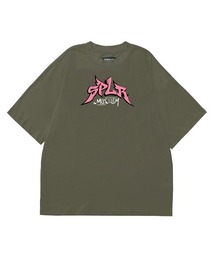 A‘gem 9（エージェムナイン）の「A'GEM/9 × .kom『SUPPLIER/サプライヤー』GRAFFITI SPLR TEE/ヘビーウエイト グラフィック ロゴ Tシャツ 半袖 カットソー（Tシャツ/カットソー）」