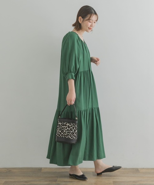F by ROSSO(エフバイロッソ)の「F by ROSSO ギャザーネックティアードワンピース(ワンピース・レディース・グリーン/マスタード/レッド系その他・38/36)」の8枚目の写真