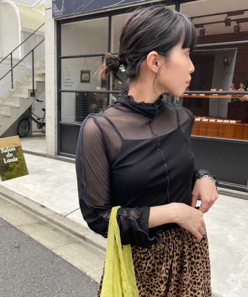 DuKKah（デュカ）の「Dukkah/【低身長向け】シアーメロウハイネックロンT（Tシャツ/カットソー・レディース・ホワイト/ブラック/オレンジ・X-SMALL）」の2枚目の写真