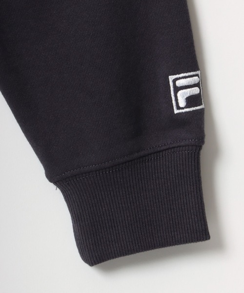 FILA(フィラ)の「FILA/フィラ 別注 オーバーサイズ カレッジロゴ ワッペン サガラ刺繍 スウェット レディース メンズ トレーナー パーカー(パーカー・メンズ・アッシュグレー/ダークグリーン/ネイビー/スミクロ・LL/M/L)」の12枚目の写真