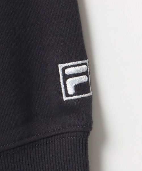 FILA(フィラ)の「FILA/フィラ 別注 オーバーサイズ カレッジロゴ ワッペン サガラ刺繍 スウェット レディース メンズ トレーナー パーカー(パーカー・メンズ・アッシュグレー/ダークグリーン/ネイビー/スミクロ・LL/M/L)」の13枚目の写真