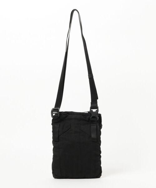 C.P. COMPANY（シーピーカンパニー）の「C.P. Company / Nylon B Shoulder Pack（ショルダーバッグ・メンズ・ブラック・ONE SIZE）」の5枚目の写真